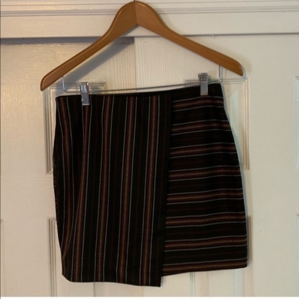 Express Black Patterned Wrap Mini Skirt Sz Medium - image 2